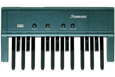 Pedaleira MIDI complementa arsenal de organistas