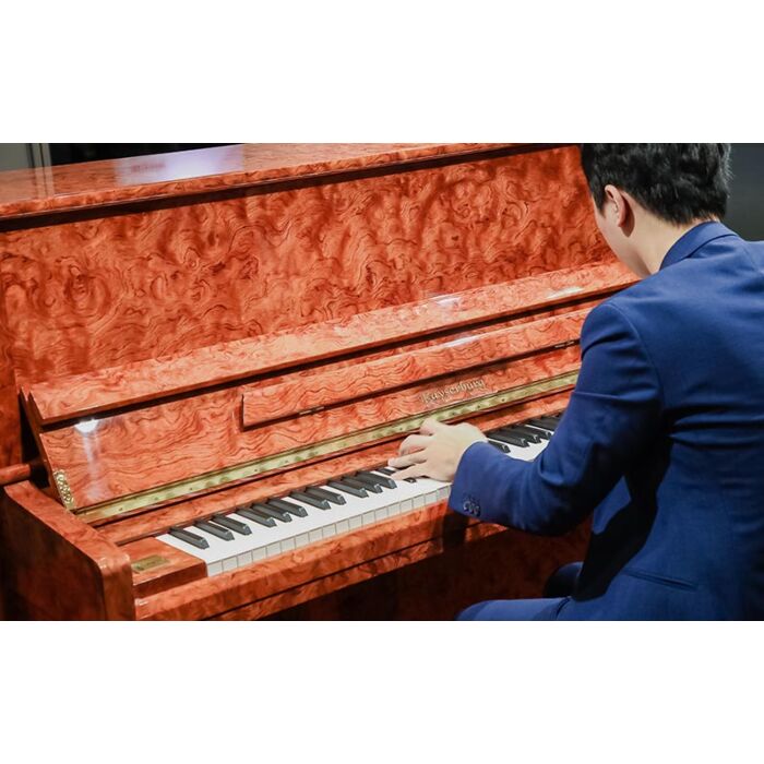 O piano Bubinga da Kayserburg transcende o simples ato de tocar música, tornando-se uma verdadeira obra de arte, tanto visual quanto sonora.-Bubinga Kayserburg Pearl River Piano de Cauda | Teclacenter ID-88844