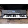 Teclado Arranjador KORG PA300 Preto - Usado em Bom Estado