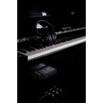 EU118S Pearl River European Series Piano Acústico Vertical com Sistema Intelligent and Silent Grained Walnut Satin com Banqueta| Teclacenter