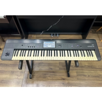 Korg KROME 73 Workstation USADO - 73 Teclas, Tela Touch, 3.8GB PCM