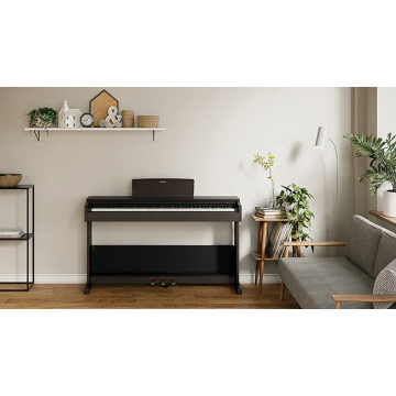 Com uma ação de piano ponderada de 88 teclas, o teclado GHS (Graded Hammer Standard) reproduz o toque de um piano acústico, desde uma sensação naturalmente pesada na faixa inferior até um toque mais leve nas oitavas superiores.-Yamaha Arius YDP-105 | Pian