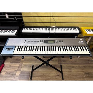 Workstation Korg N264 USADO - RARIDADE, Excelente Estado, 76 Teclas, com Bag