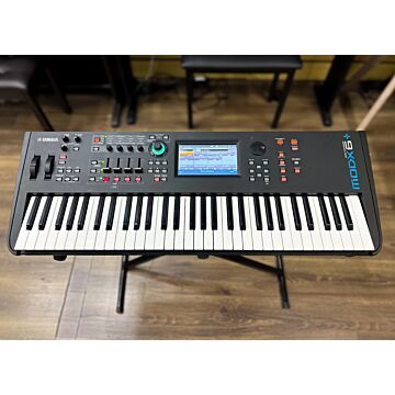 Sintetizador Yamaha MODX6+ USADO - Workstation, 61 Teclas, AWM2/FM-X