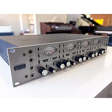 Pré-Amplificador Universal Audio 4-710D Usado - 4 Canais Tube/Solid State