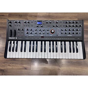 Sintetizador Sequential Take 5 - 5 Vozes, Analógico, Polifônico - USADO