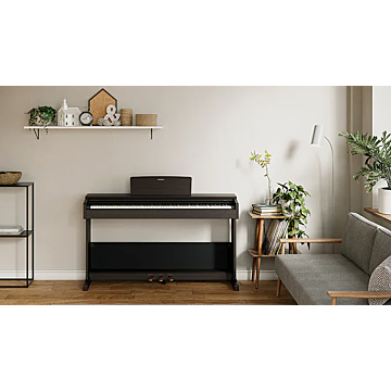 Com uma ação de piano ponderada de 88 teclas, o teclado GHS (Graded Hammer Standard) reproduz o toque de um piano acústico, desde uma sensação naturalmente pesada na faixa inferior até um toque mais leve nas oitavas superiores.-Yamaha Arius YDP-105 | Pian